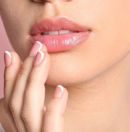 Balm ou Gloss? Qual o Melhor Formato para o Cuidado Diário dos Lábios?